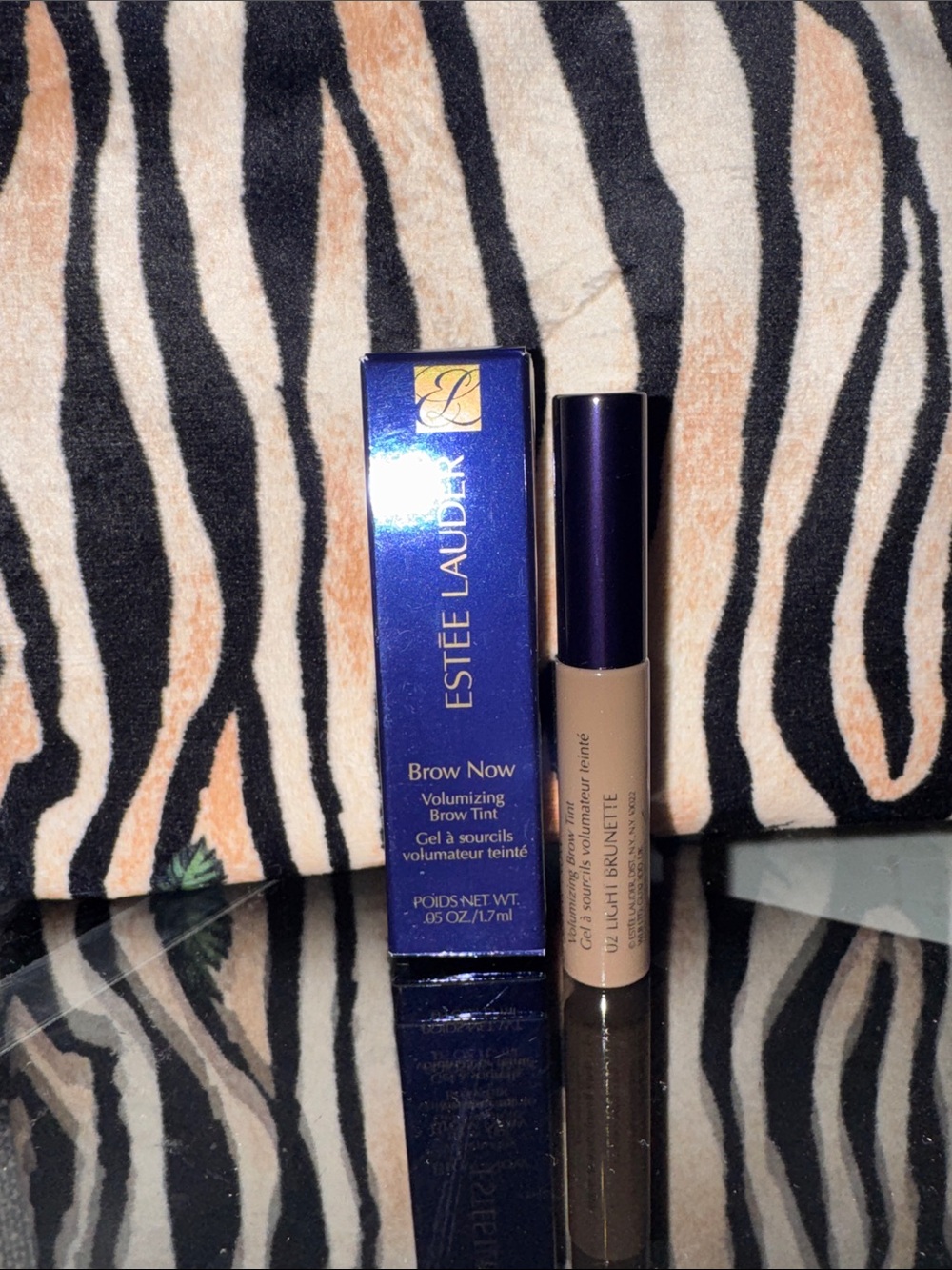 Estee Lauder Brow Now Volumizing Brow Tint in Light Brunette with Deep Navy Cap